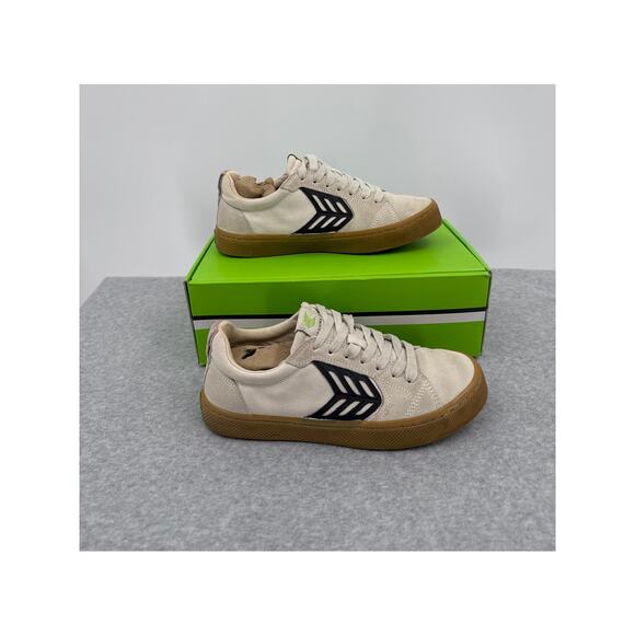 Cariuma Catiba Pro Low Off-White Gum Sneaker Gently Used Size 9.5 Womens -8 Mens - Picture 3 of 6